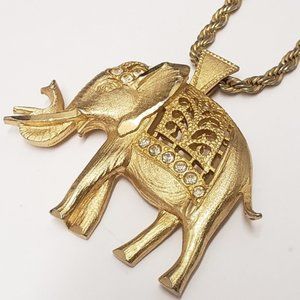 The elephant pendant